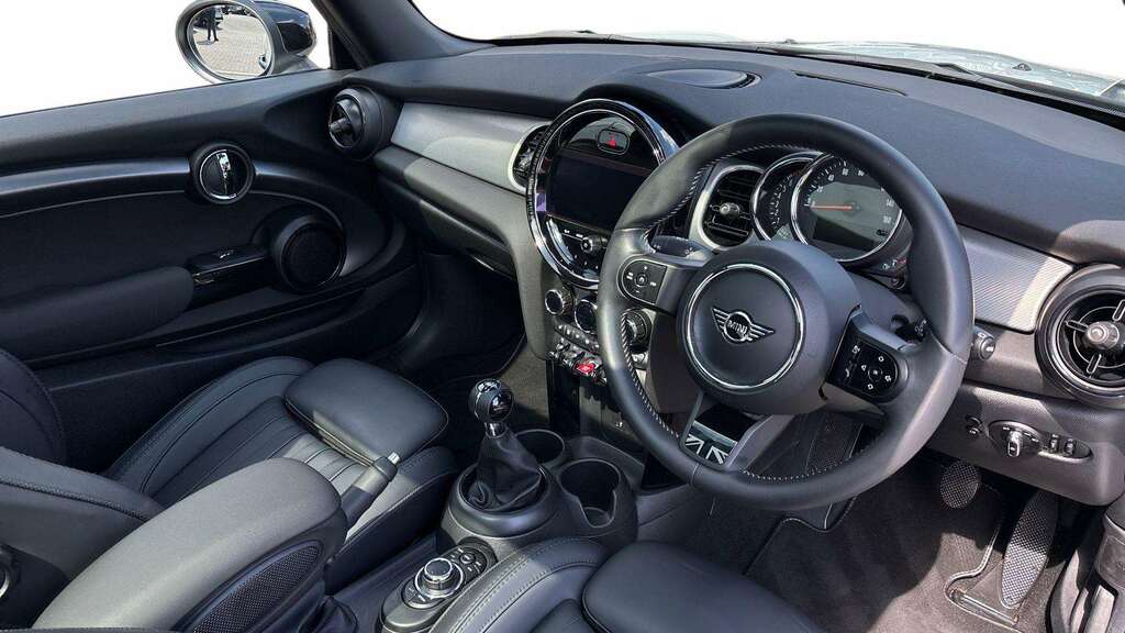 Mini Hatch 1.5 Cooper Exclusive 2022 KR22MYG Silver #4
