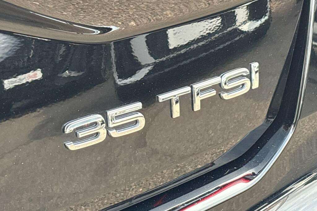 Audi Q2 S Line 35 Tfsi 150 Ps 6-Speed Black #10