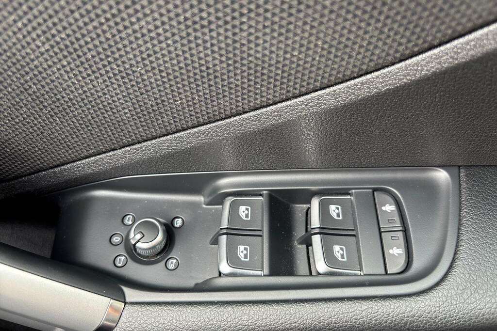 Audi Q2 S Line 35 Tfsi 150 Ps 6-Speed Black #11