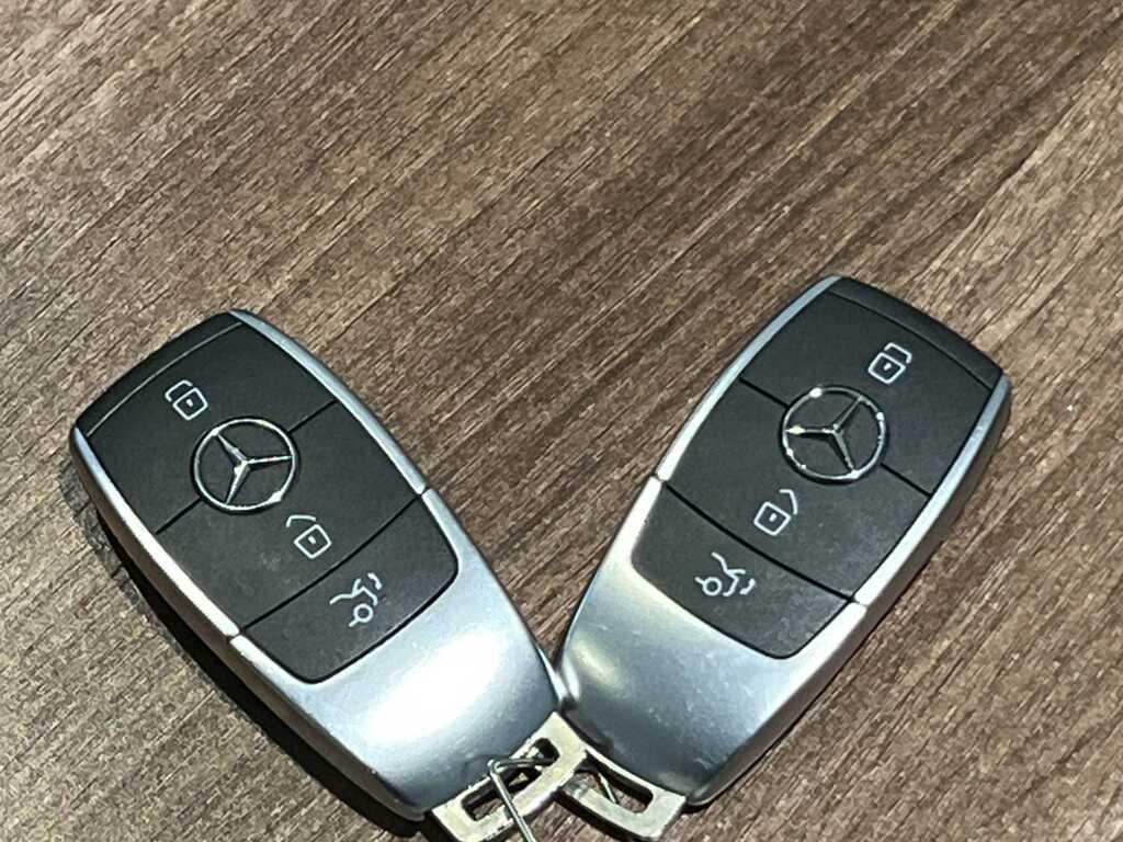 Mercedes-Benz EQC Suv Black #31