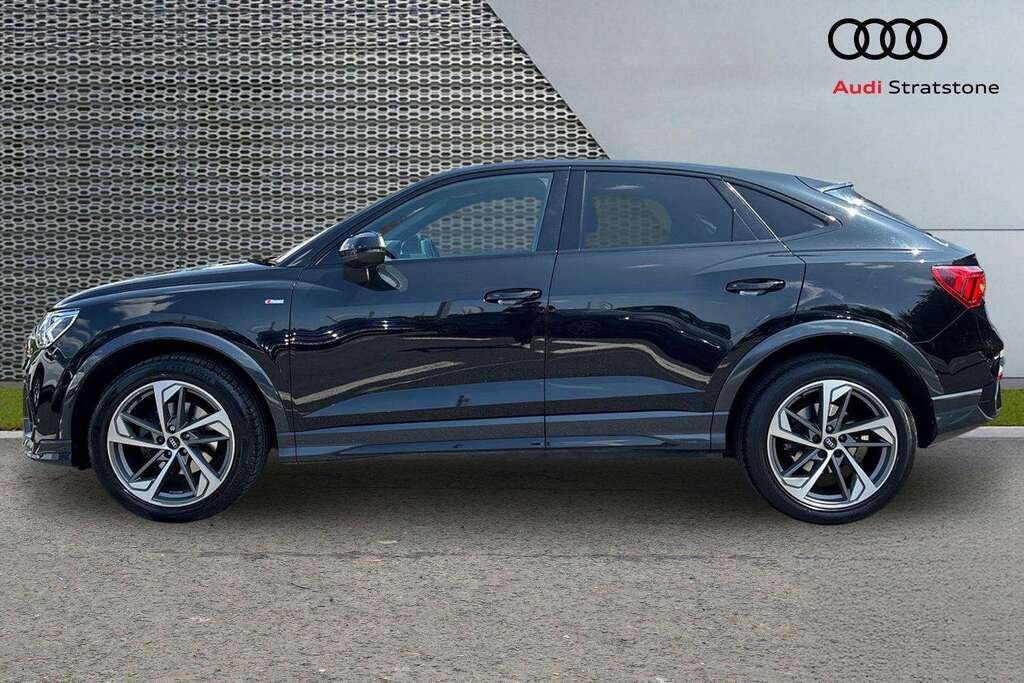 Audi Q3 35 Tfsi Black Edition S Tronic 2021 Black #3