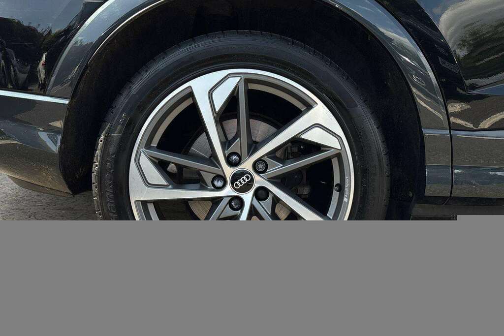 Audi Q3 35 Tfsi Black Edition S Tronic 2021 Black #4