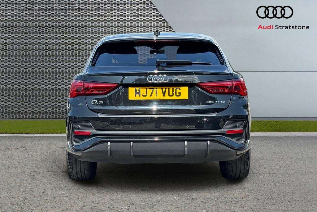 Audi Q3 35 Tfsi Black Edition S Tronic 2021 Black #2