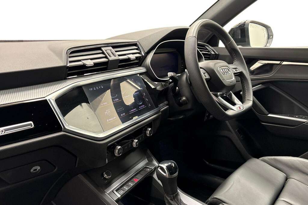 Audi Q3 35 Tfsi Black Edition S Tronic 20 Alloy 202 White