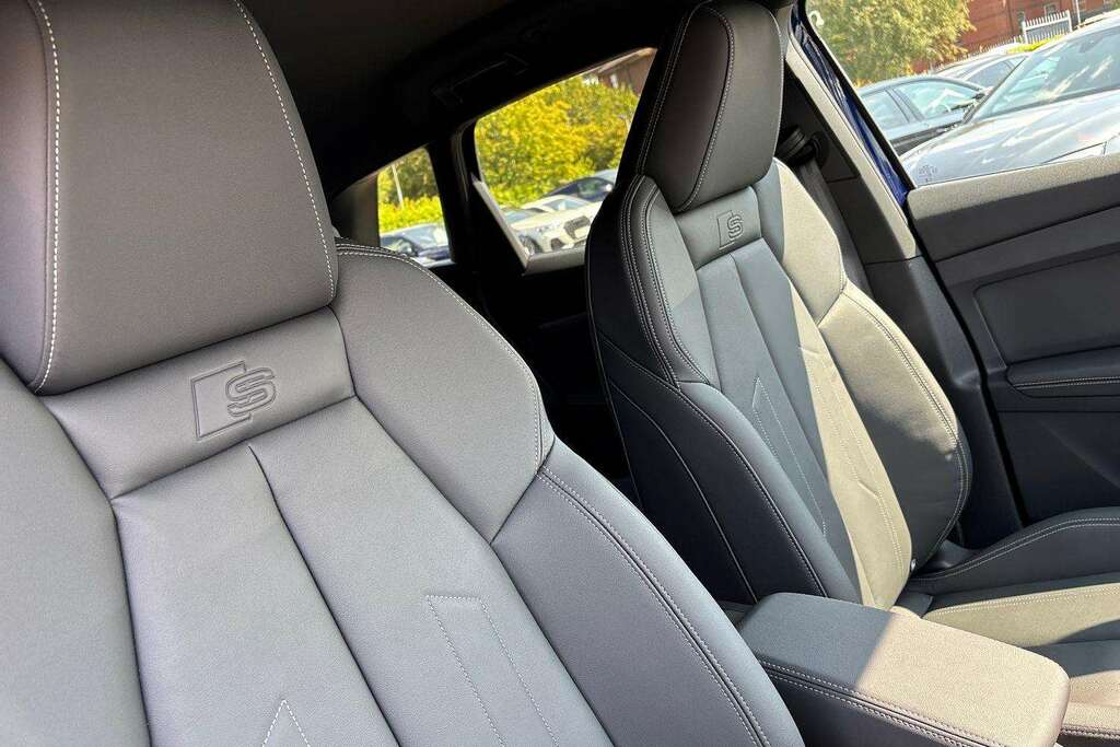 Audi Q4 E Tron 45 Black Edition 5-Door 82Kwh Black #13