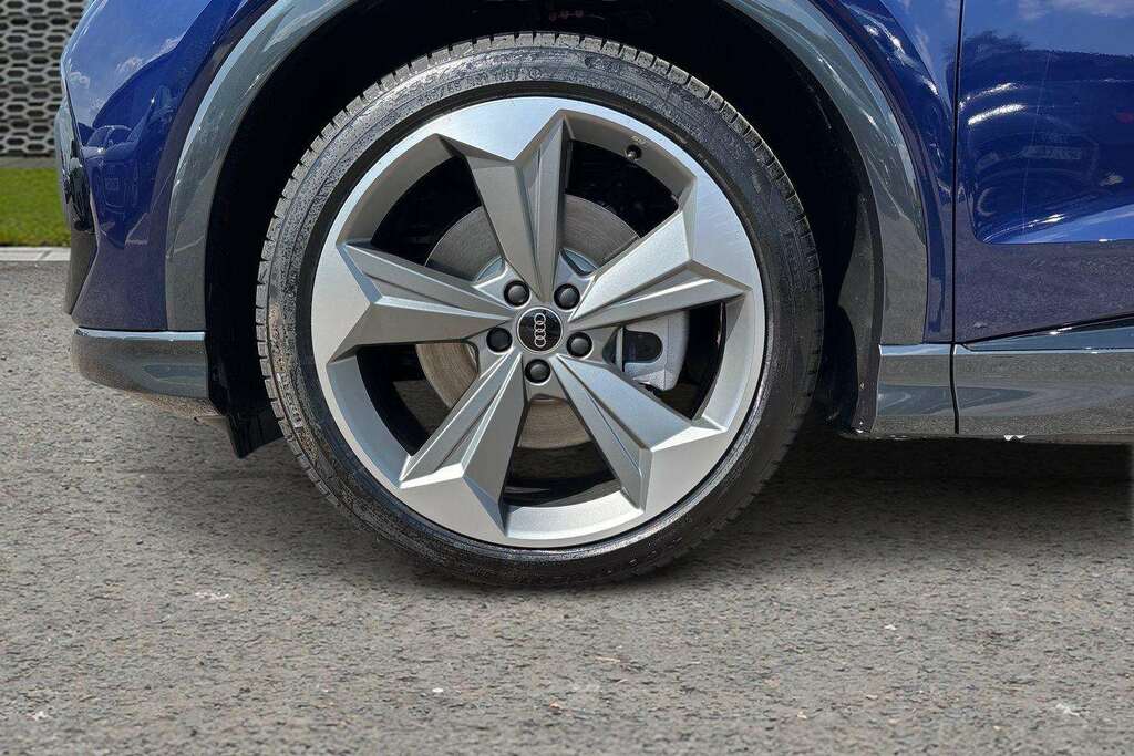 Audi Q4 E Tron 210Kw 45 82Kwh Black Edition 2026 Blue #3