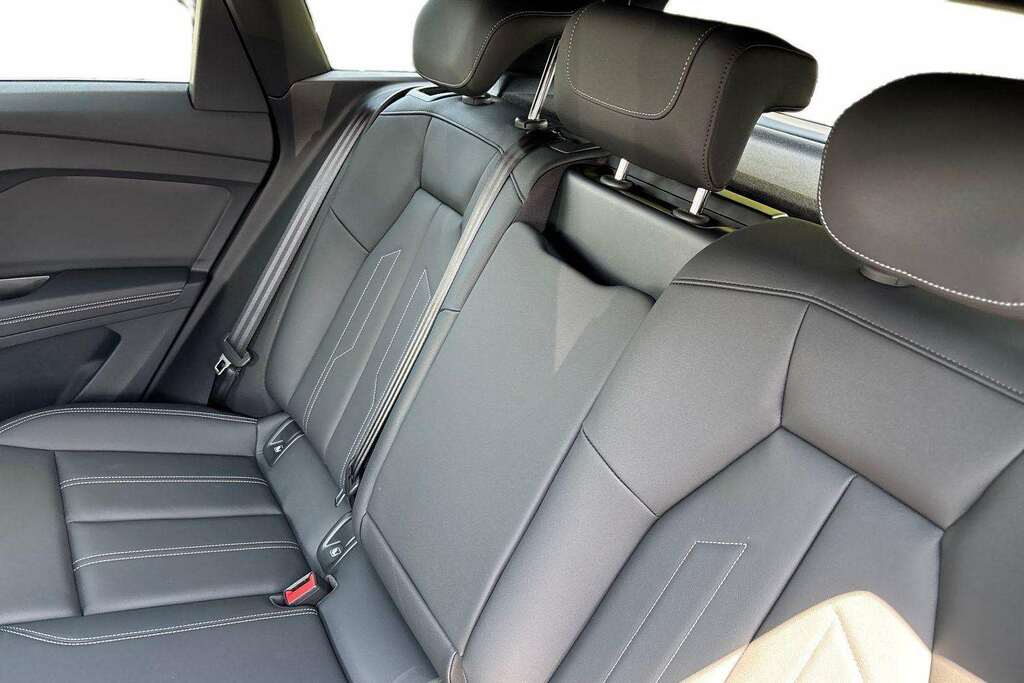 Audi Q4 E Tron 45 Black Edition 5-Door 82Kwh Black #7
