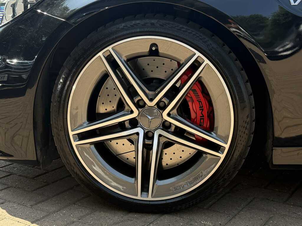 Mercedes-Benz C Class Saloon White #11
