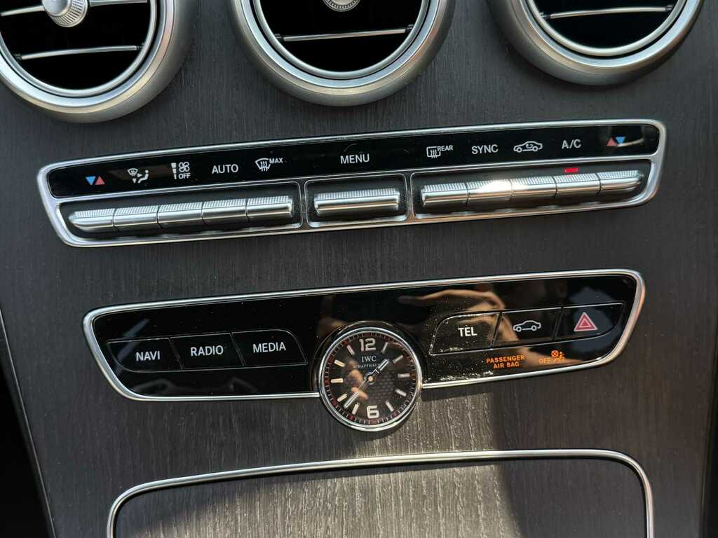 Mercedes-Benz C Class Saloon White #24