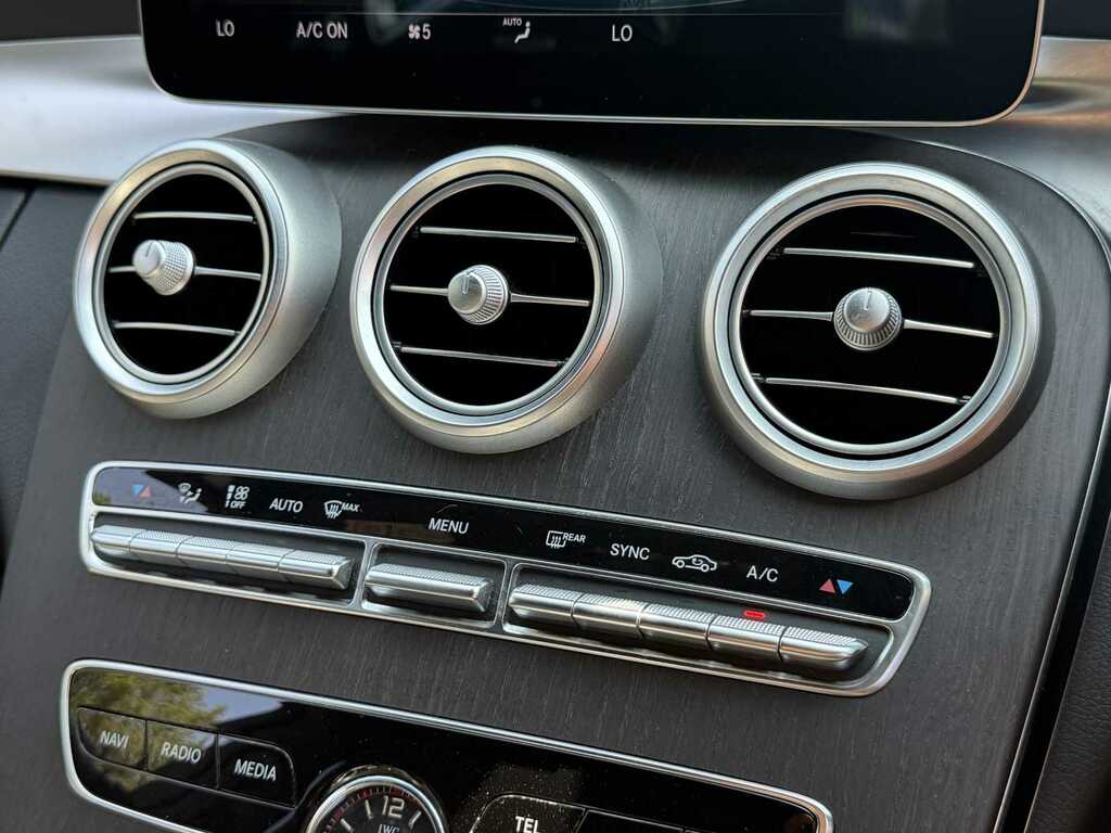 Mercedes-Benz C Class Saloon White #23