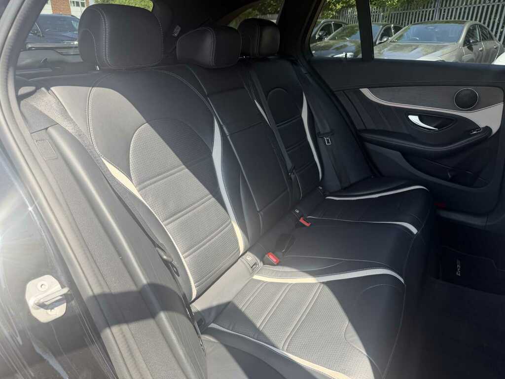 Mercedes-Benz C Class Saloon White #29