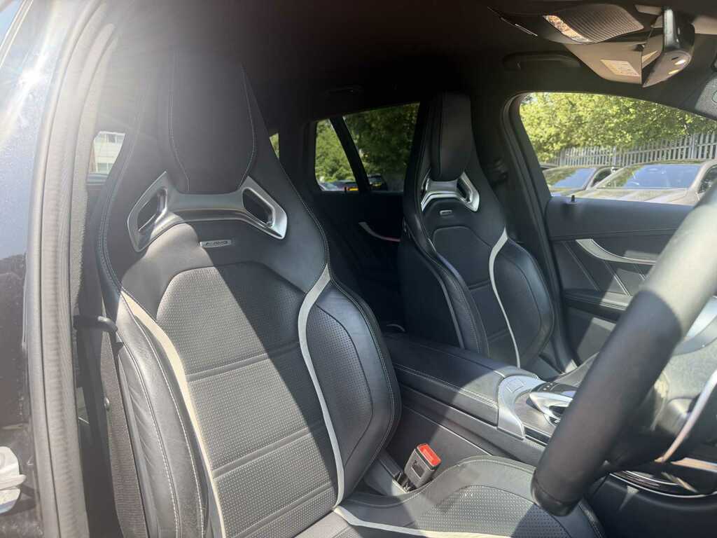 Mercedes-Benz C Class Saloon White #27