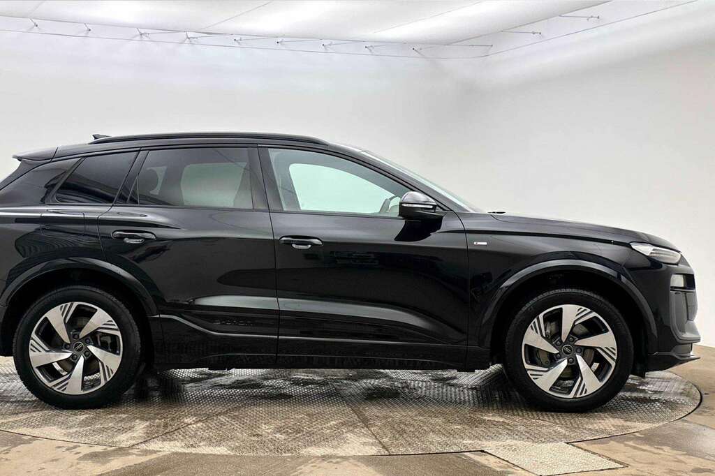 Audi Q6 E-Tron 285Kw Quattro 100Kwh S Line 2025 Black #4