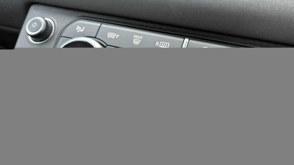 Land Rover Defender 110 First Edition Green #8