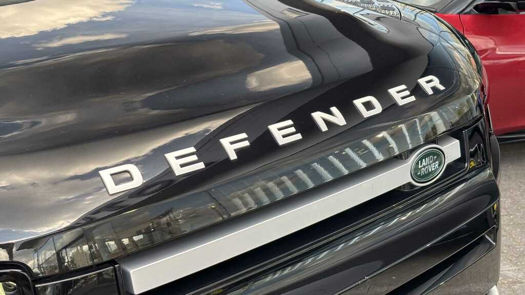 Land Rover Defender 110 3.0 P400 Xs Edition 110 7 Seat 2021 Black #4