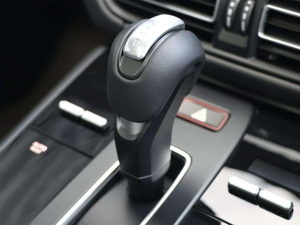 Porsche Macan 265Kw 100Kwh Black #13