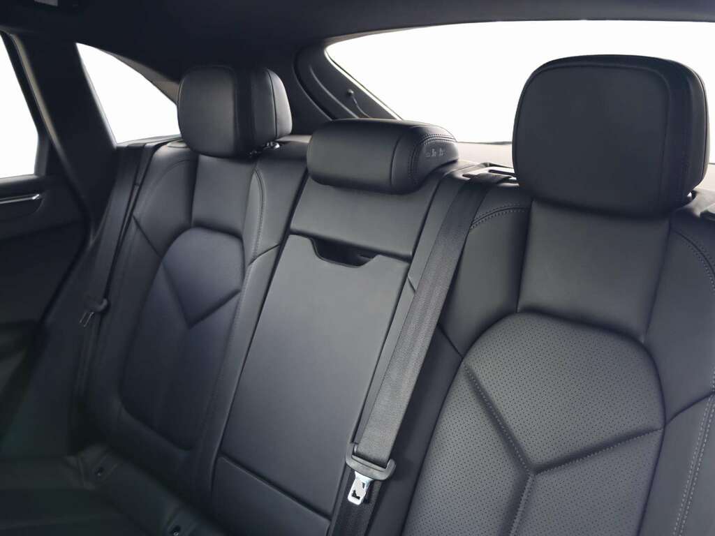 Porsche Macan 265Kw 100Kwh Black #18