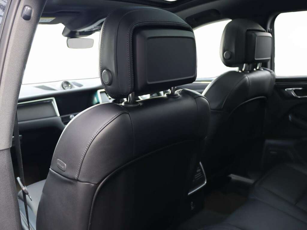 Porsche Macan 265Kw 100Kwh Black #17