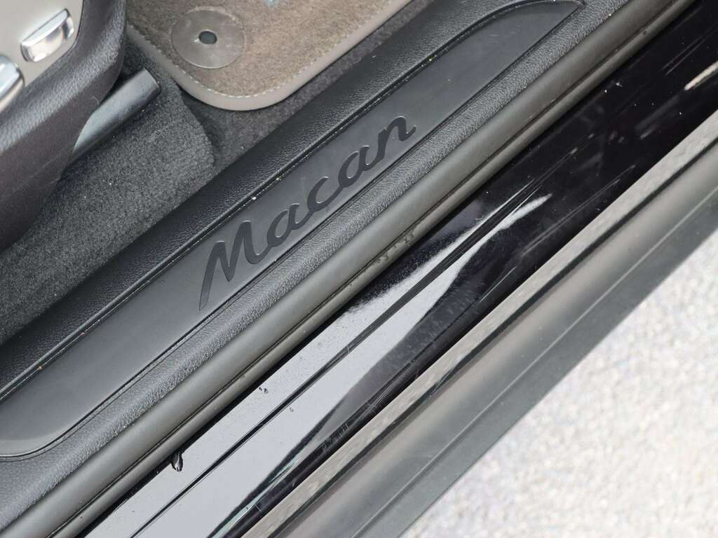 Porsche Macan 265Kw 100Kwh Black #16