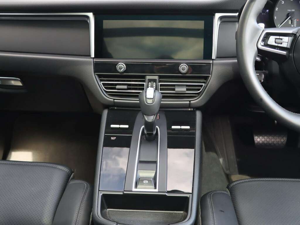 Porsche Macan 265Kw 100Kwh Black #23