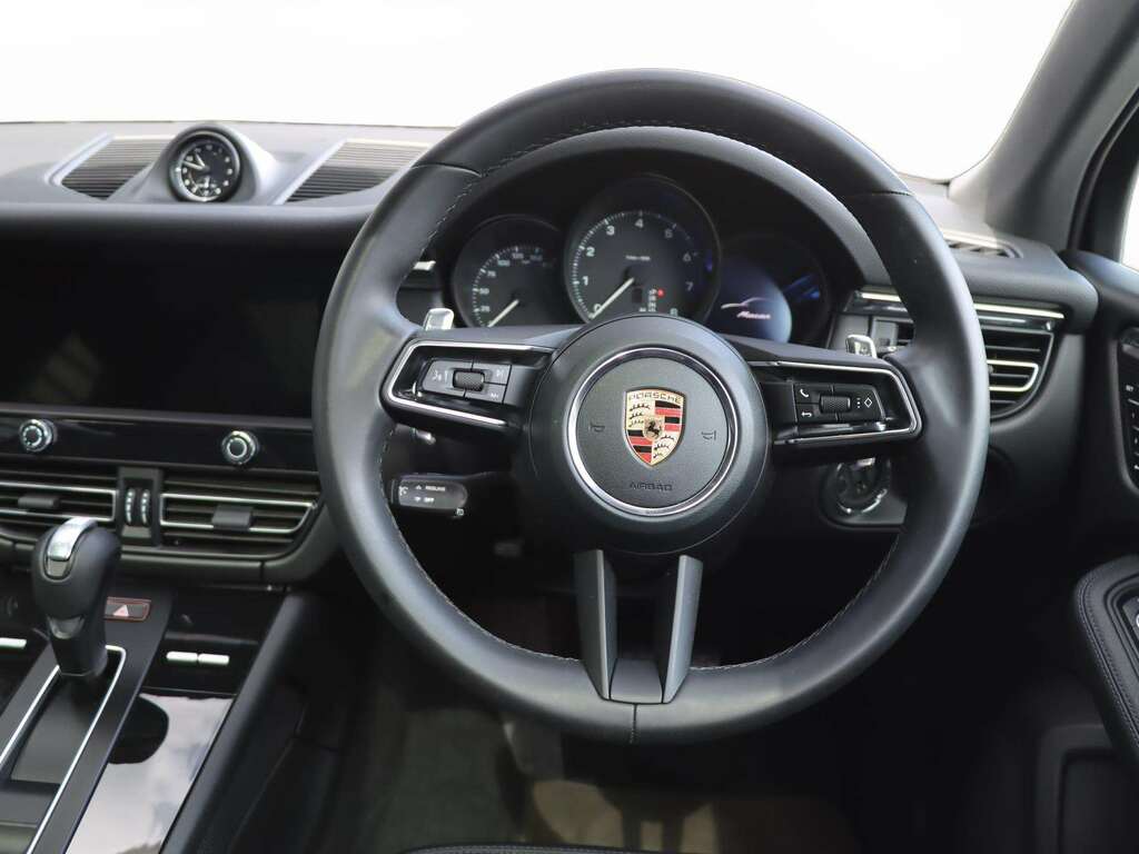 Porsche Macan 265Kw 100Kwh Black #22