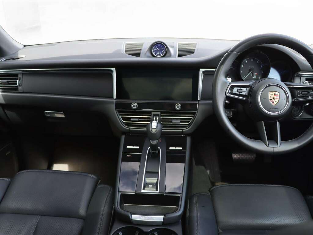 Porsche Macan 265Kw 100Kwh Black #21