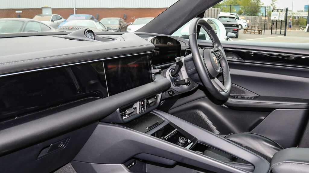 Porsche Macan Electric 2024 FP74LBK White #5