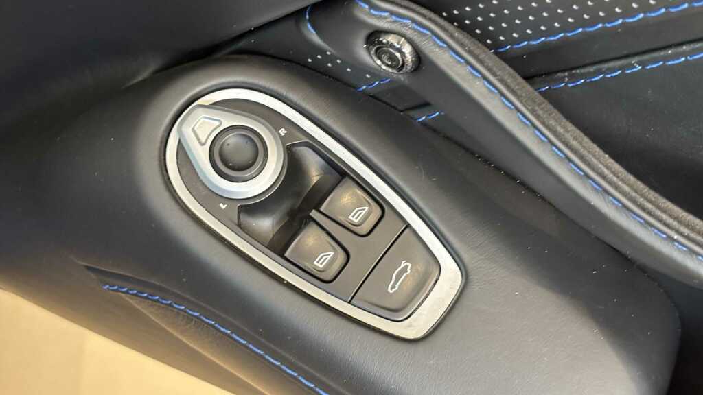 Aston Martin Vantage Zf 8 Speed Silver #26