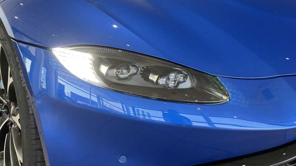 Aston Martin Vantage Zf 8 Speed Silver #10