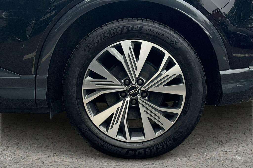 Audi Q4 E Tron 125Kw 35 55Kwh Sport 2022 Black #4