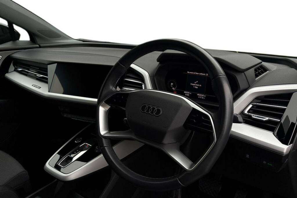 Audi Q4 E Tron 125Kw 35 55Kwh Sport 2022 Black #2