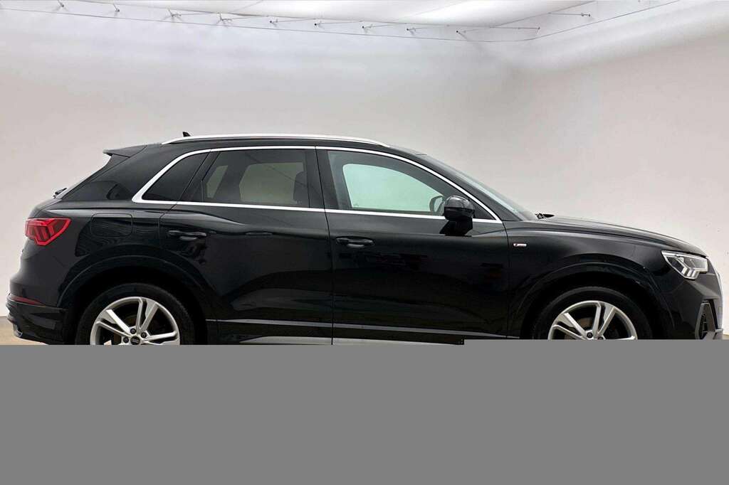 Audi Q3 35 Tfsi S Line S Tronic 2022 HD22GWM Black #2