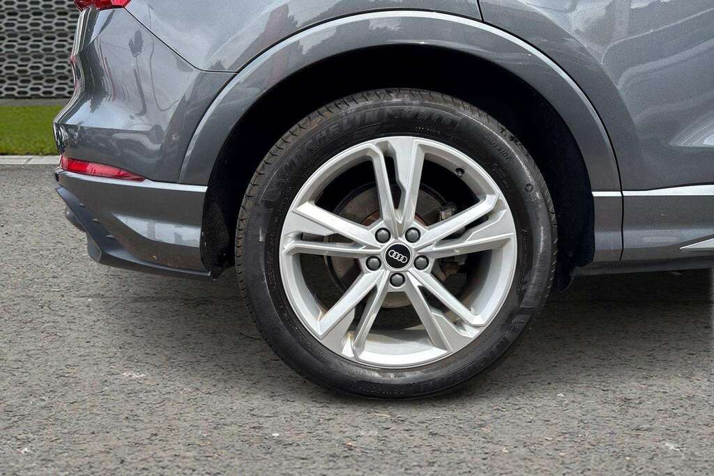 Audi Q3 35 Tfsi S Line S Tronic 2020 EA70GGY Grey #4