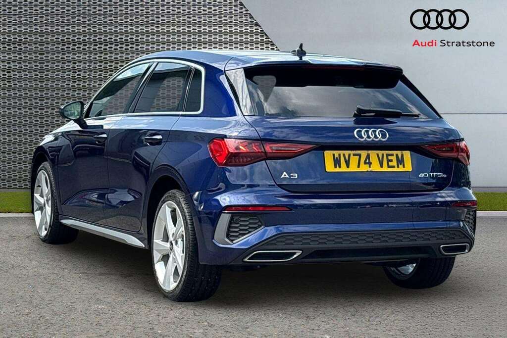 Audi A3 35 Tfsi Black Edition S Tronic Blue #2