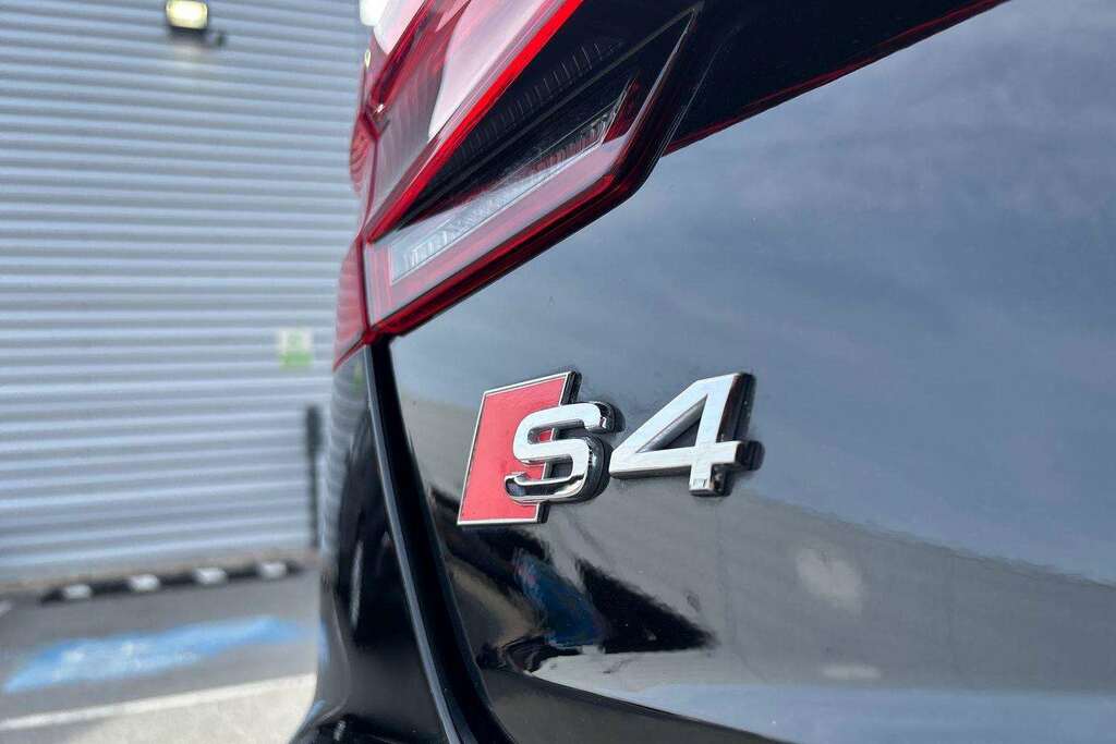 Audi A4 S4 Quattro Tip Tronic 2018 Black #2