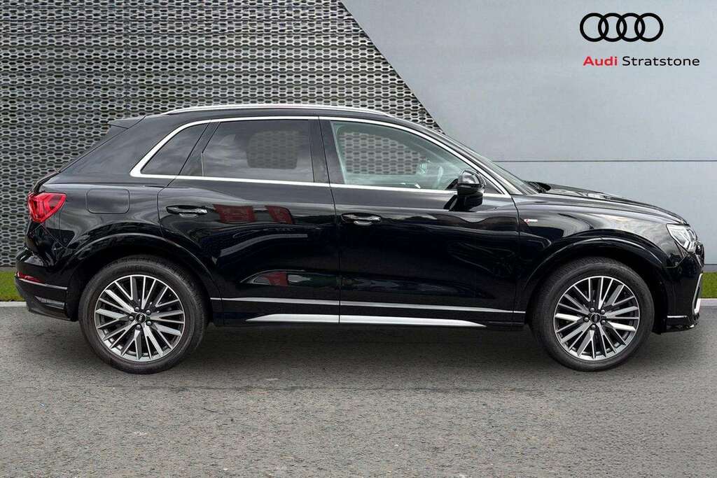 Audi Q3 35 Tfsi S Line S Tronic 2022 Black #4