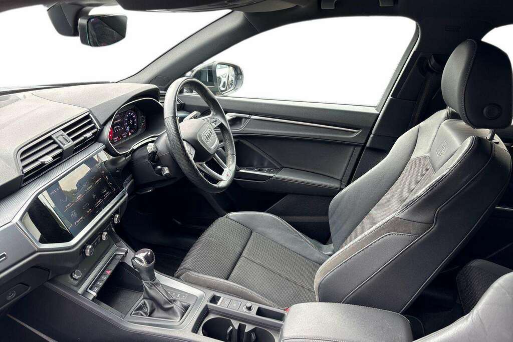 Audi Q3 35 Tfsi S Line S Tronic 2022 Black #2