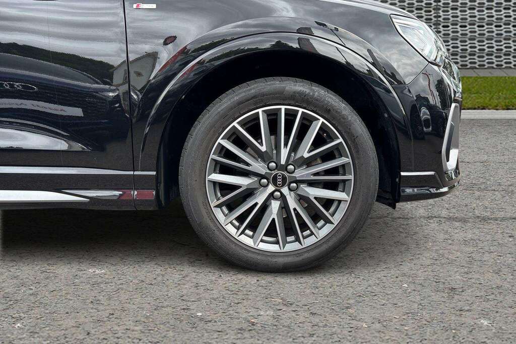 Audi Q3 35 Tfsi S Line S Tronic 2022 Black #5