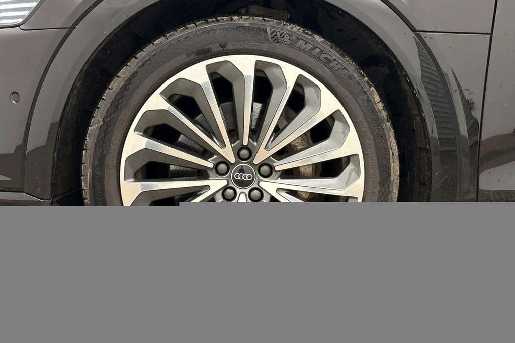 Audi Q8 e tron 300Kw 55 Quattro 114Kwh S Line 2023 Black #4