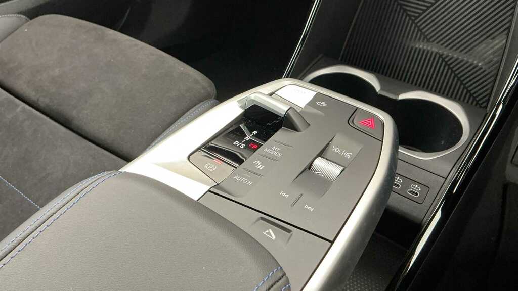 BMW X1 Xdrive 30E M Sport Step 2026  #6