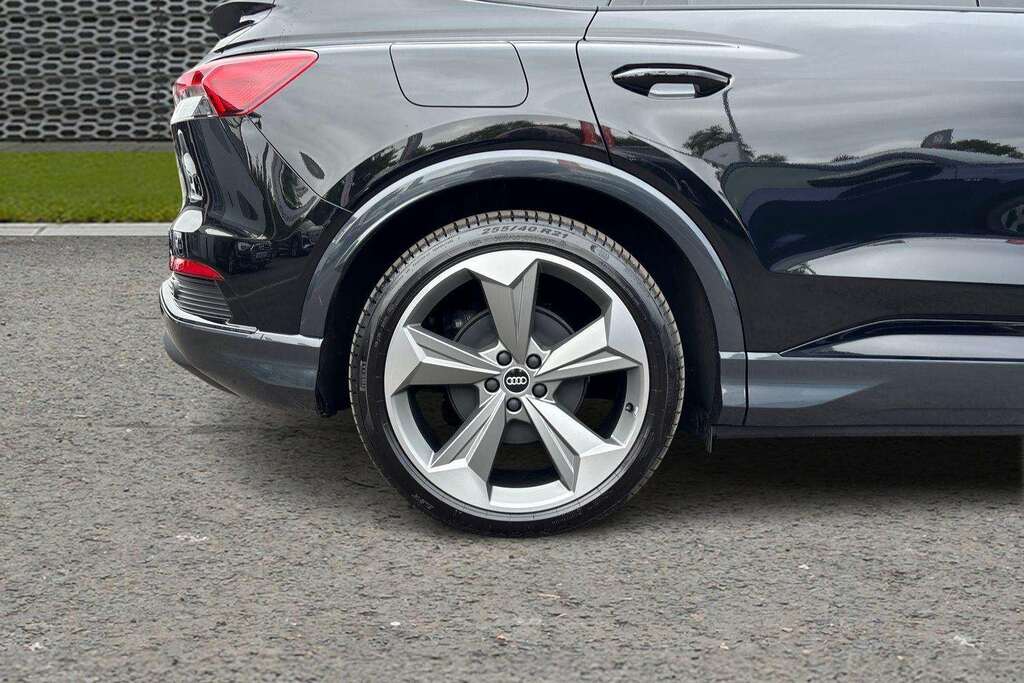 Audi Q4 E Tron 210Kw 45 82Kwh Black Edition 2026 Black #5