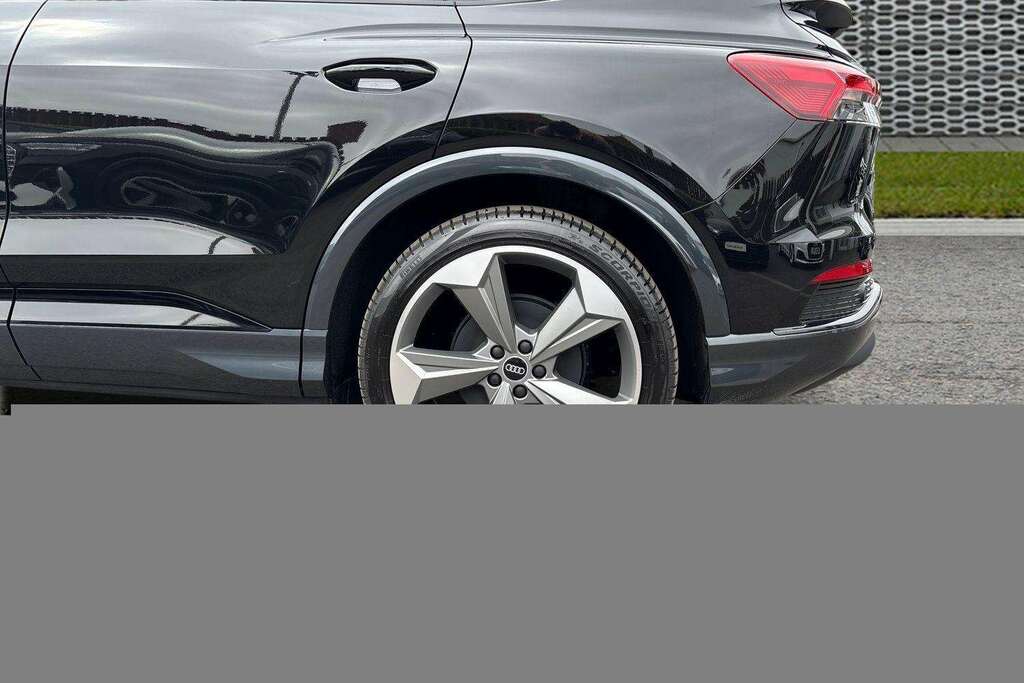 Audi Q4 E Tron 210Kw 45 82Kwh Black Edition 2026 Black #6