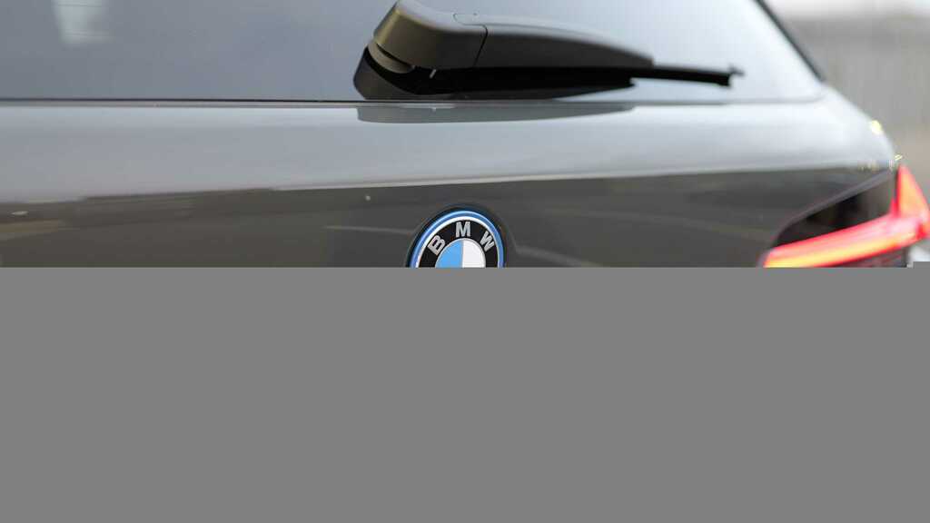 BMW X5 Xdrive50e M Sport 2026 YW26EAP Grey #5