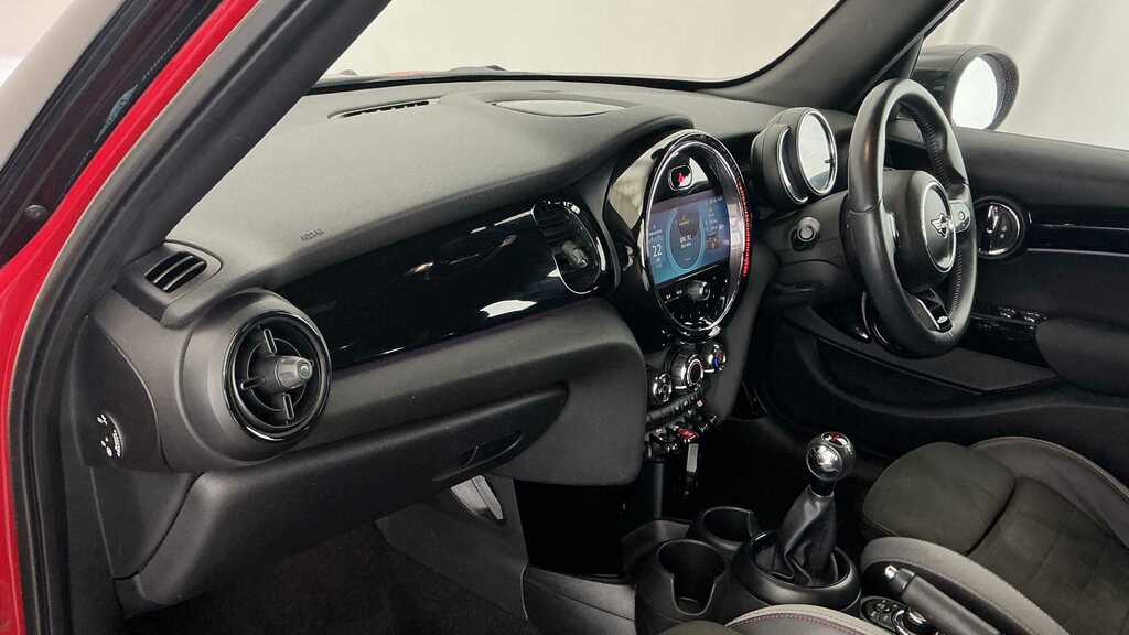 Mini Hatch 1.5 Cooper Sport 2022 Red #5