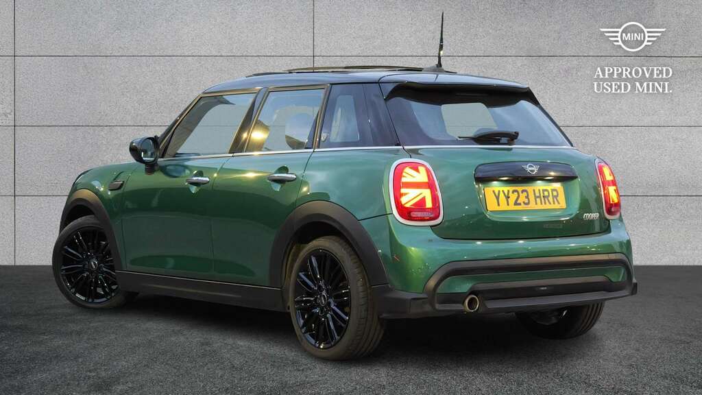 Mini Hatch 1.5 Cooper Exclusive Premium Plus 2023 Green