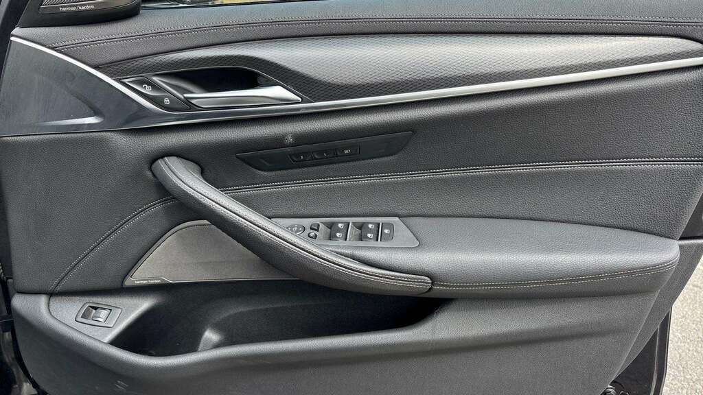 BMW 5 Series 520D Mht M Sport Step Black #26