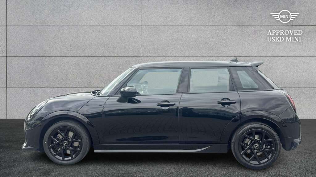 Mini Hatch 1.5 C Sport 2025 Black #2
