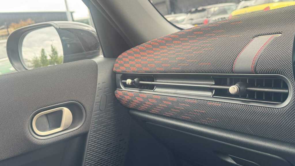 Mini Hatch 1.5 C Sport 2025 Black #6