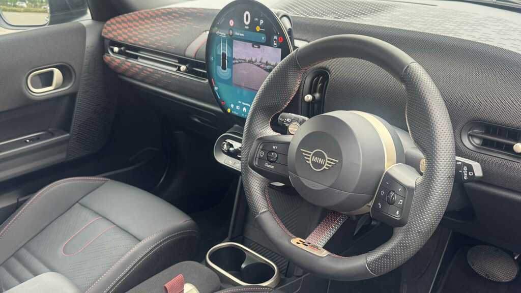 Mini Hatch 1.5 C Sport 2025 Black #4