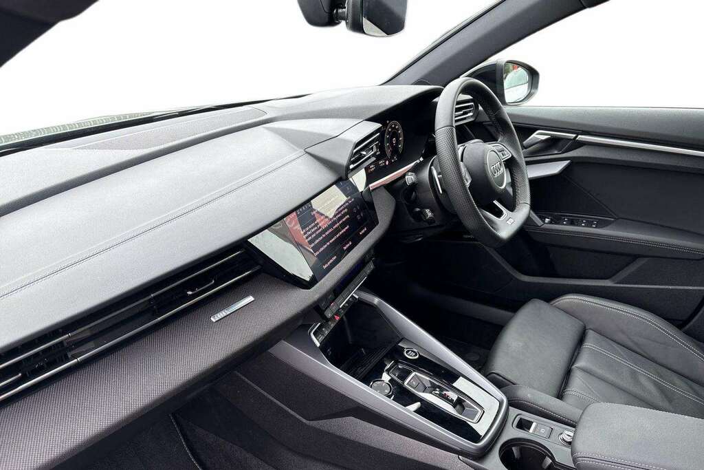 Audi A3 1.5 Tfsi 150 Black Edition S Tronic 2026 MV75LKN Green #2